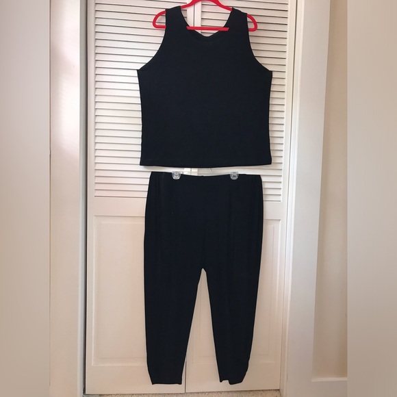 Chico’s Travelers Crepe set - Picture 2 of 3